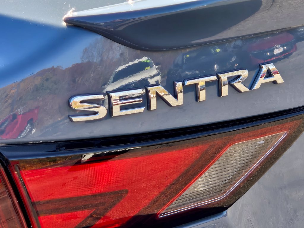 Used 2025 Nissan Sentra SR w/ Trunk Package FWD image 10