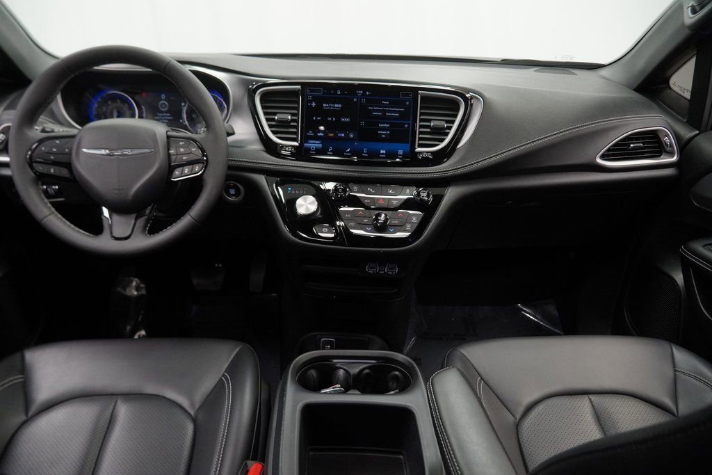 Used 2023 Chrysler Pacifica Touring-L w/ S Appearance Package image 25