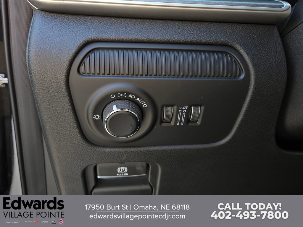 New 2026 Jeep Grand Wagoneer L Limited w/ Rear Seat Video Group I AWD/4WD image 12