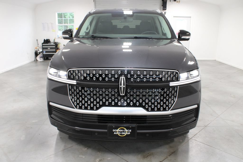 New 2027 Lincoln Navigator L Premier RWD image 2