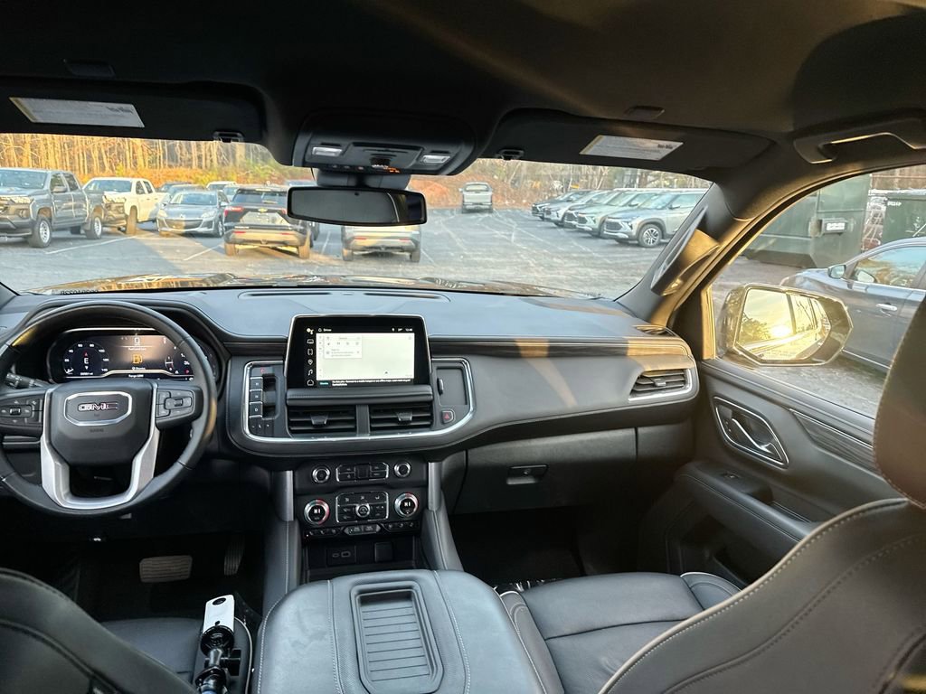 Used 2024 GMC Yukon SLT image 30