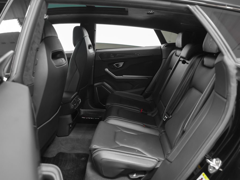 Used 2022 Lamborghini Urus image 66