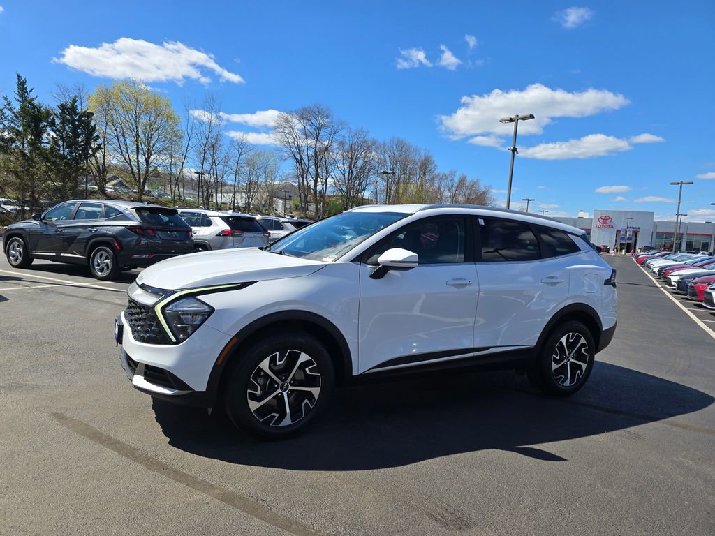 Used 2023 Kia Sportage EX AWD/4WD image 3