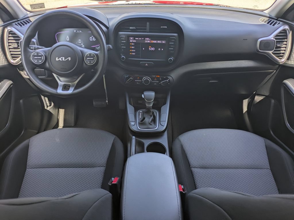 Used 2023 Kia Soul LX w/ LX Technology Package FWD image 15