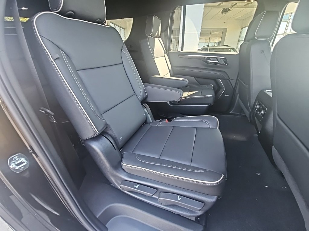 New 2026 Chevrolet Suburban Premier image 18