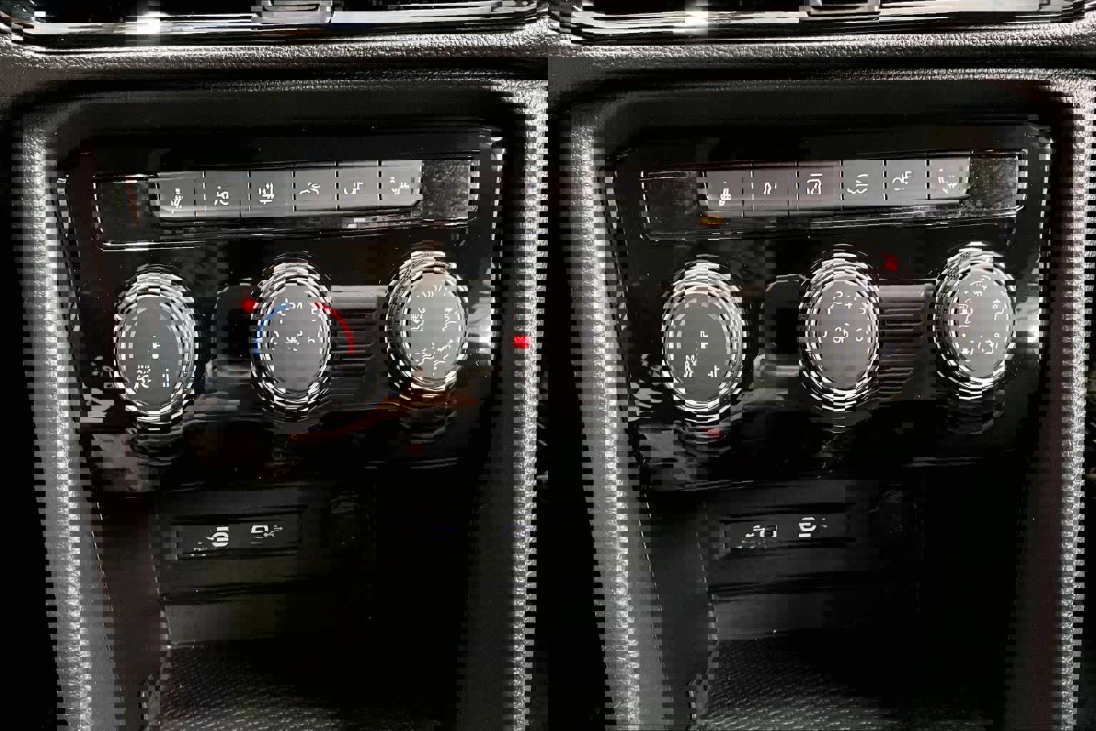 Used 2023 Volkswagen Taos S w/ Driver Assistance Package image 34