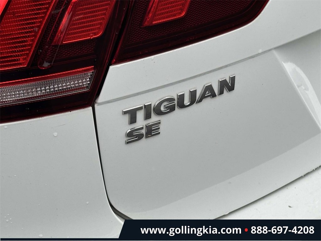 Used 2020 Volkswagen Tiguan SE w/ Panoramic Sunroof Package image 8