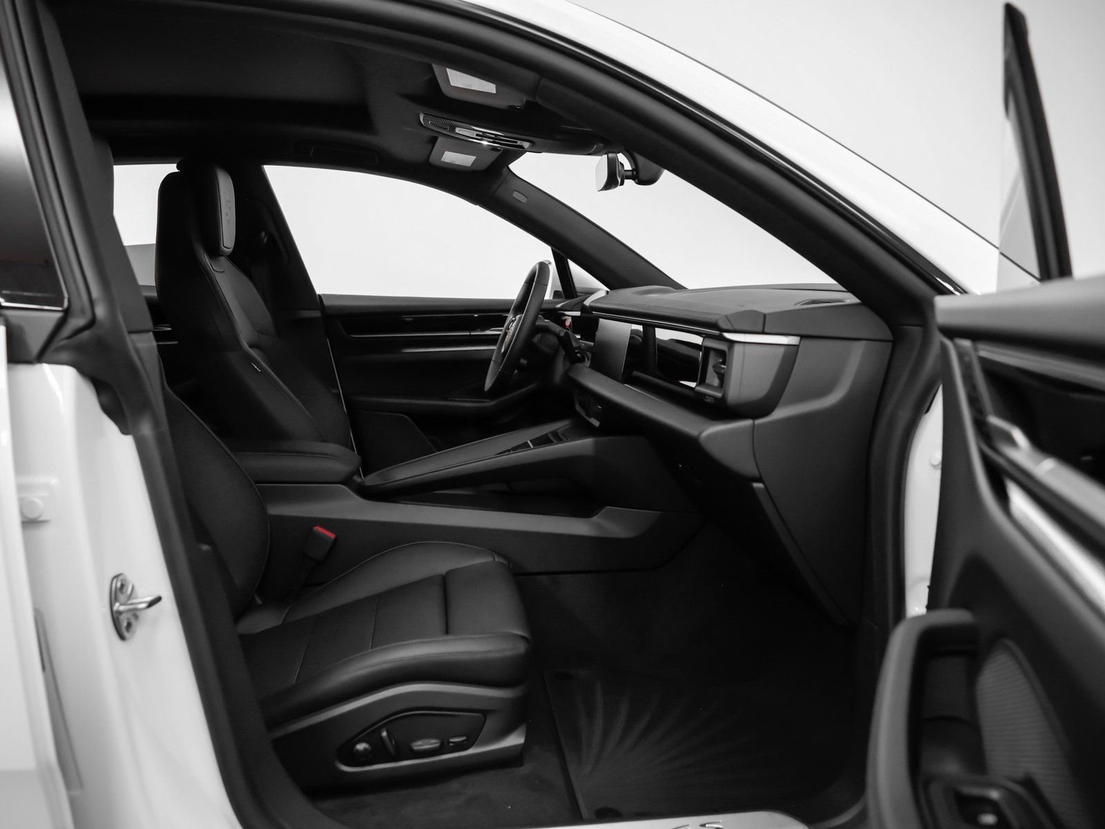 Certified 2025 Porsche Macan 4S Electric image 20