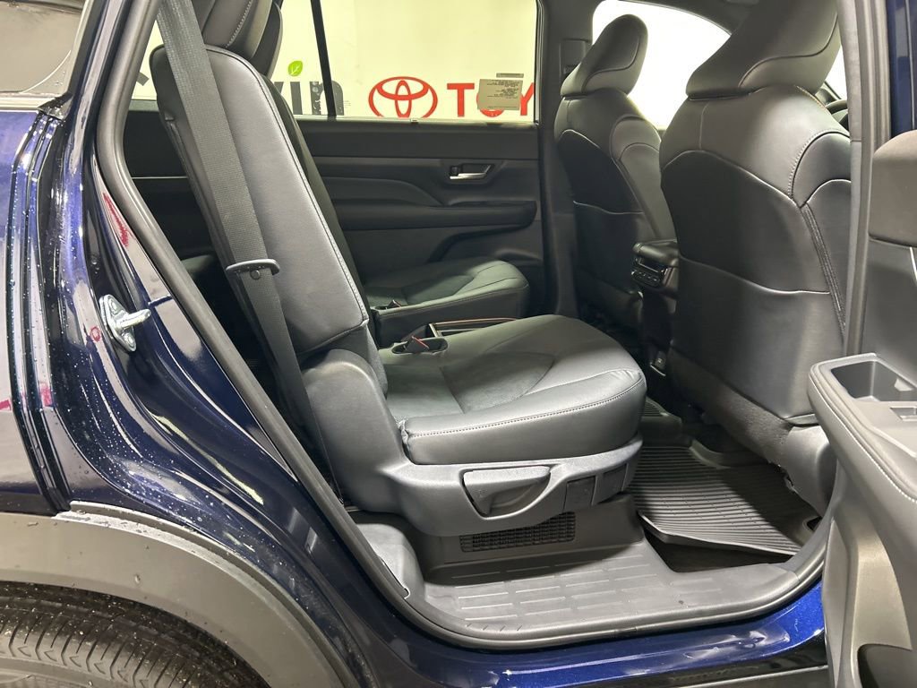 Used 2026 Toyota Grand Highlander AWD Hybrid image 16