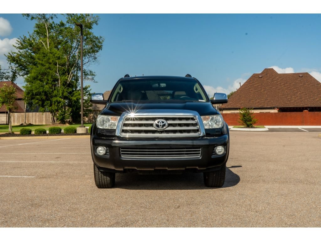 Used 2016 Toyota Sequoia Limited RWD image 2