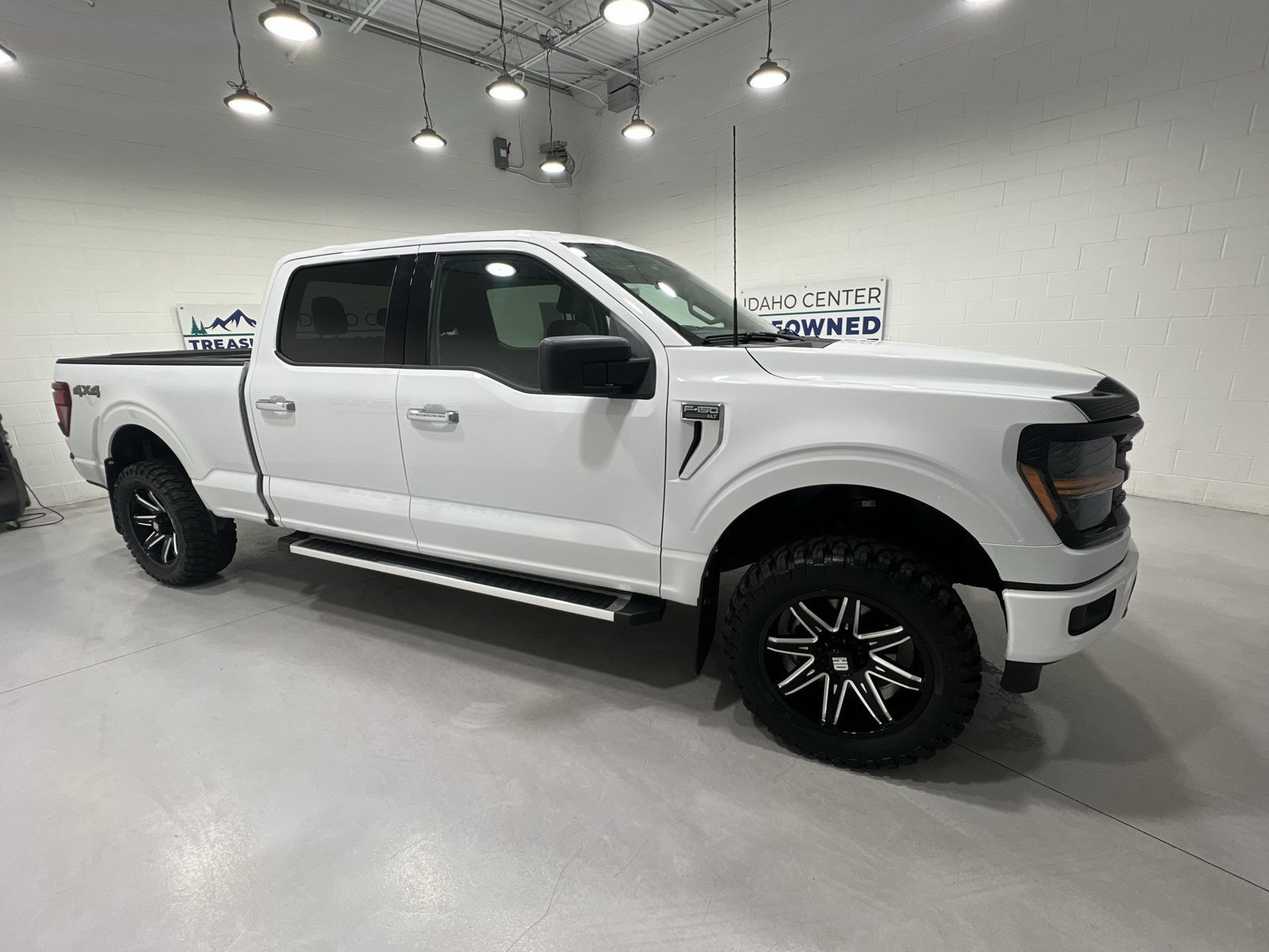 Used 2025 Ford F150 XLT w/ Equipment Group 301A Standard AWD/4WD image 2