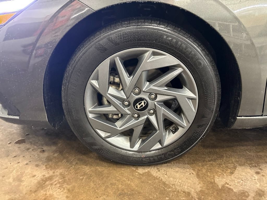 Used 2024 Hyundai Elantra SEL FWD image 12