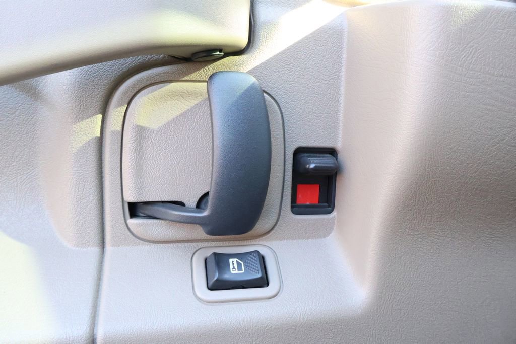 Used 2022 Chevrolet Express 3500 w/ Driver Convenience Package image 18