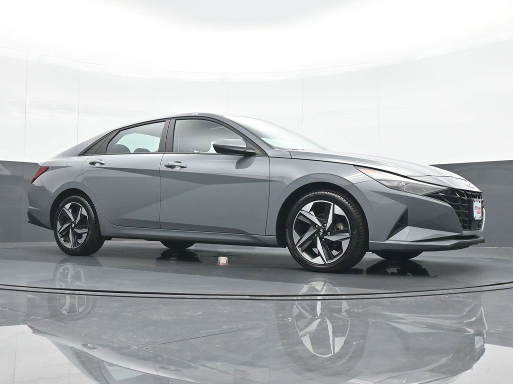 Used 2023 Hyundai Elantra SEL w/ Convenience Package image 23