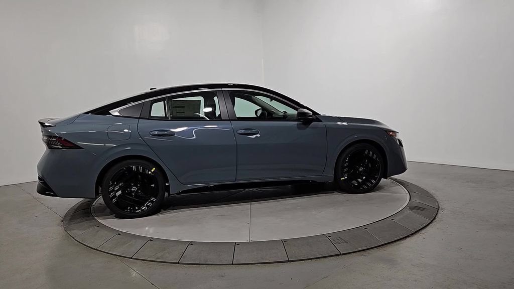 New 2026 Nissan Sentra SR w/ SR Premium Package FWD image 6