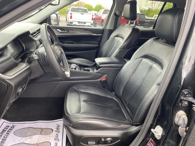 Used 2023 Jeep Grand Cherokee Limited AWD/4WD image 16