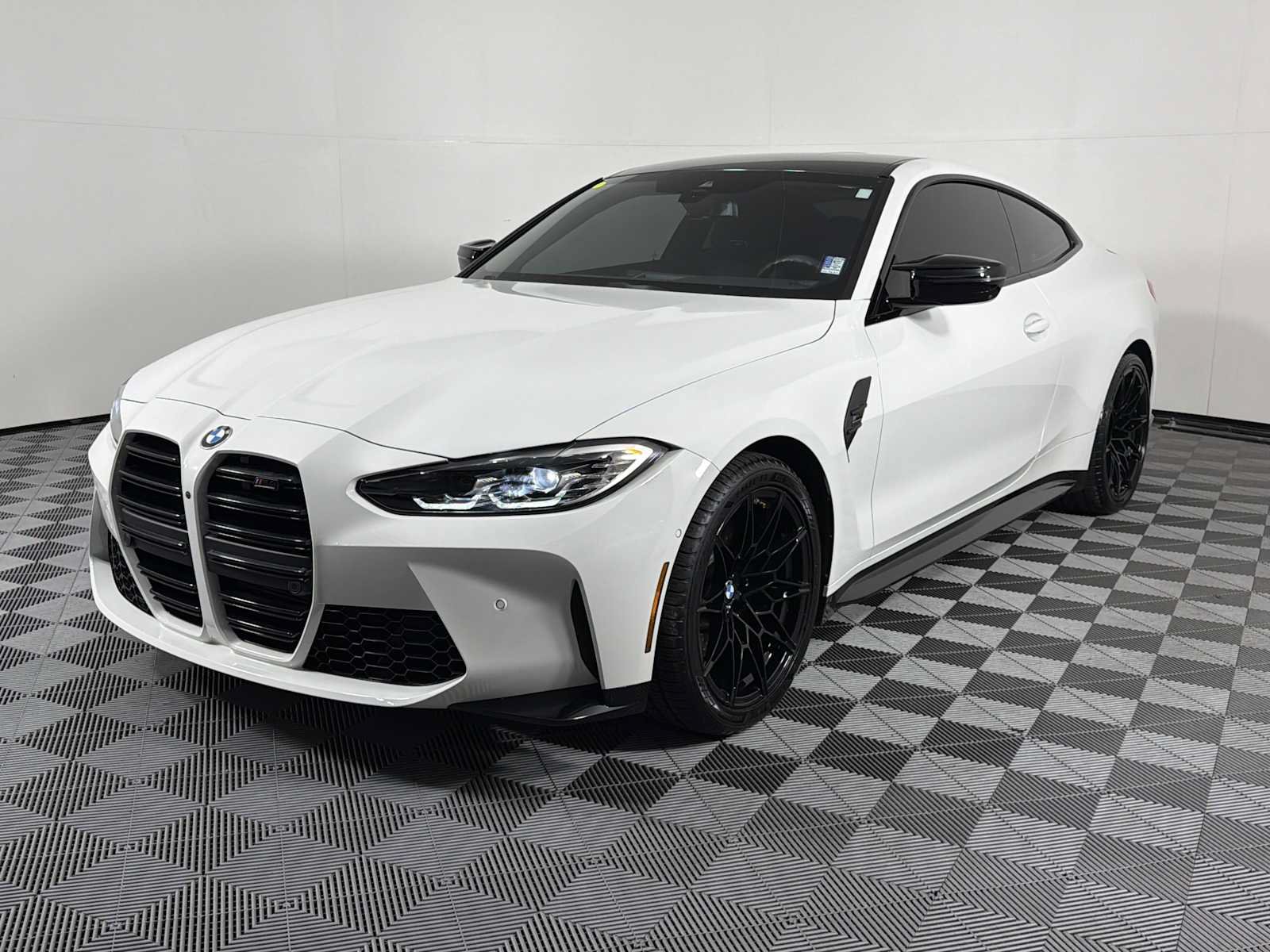 Used 2024 BMW M4 Competition w/ Executive Package RWD image 3