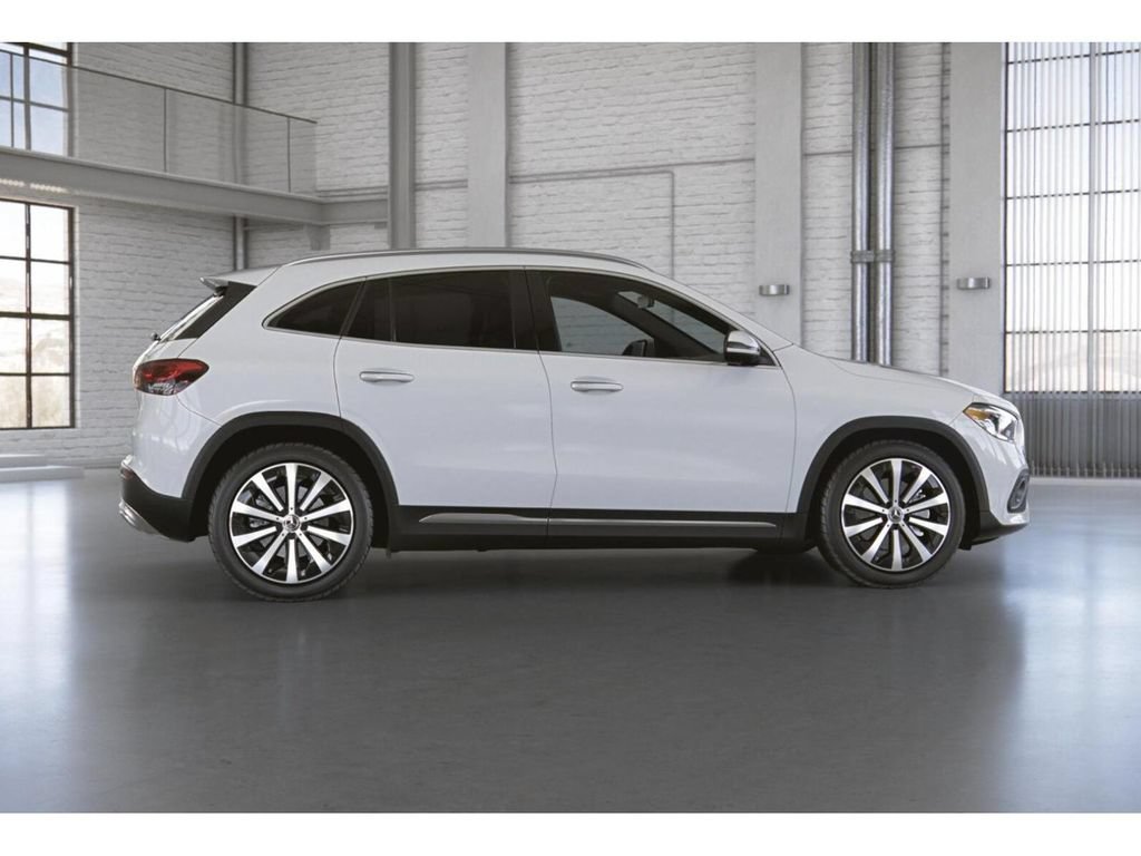Certified 2022 Mercedes-Benz GLA 250 4MATIC image 18