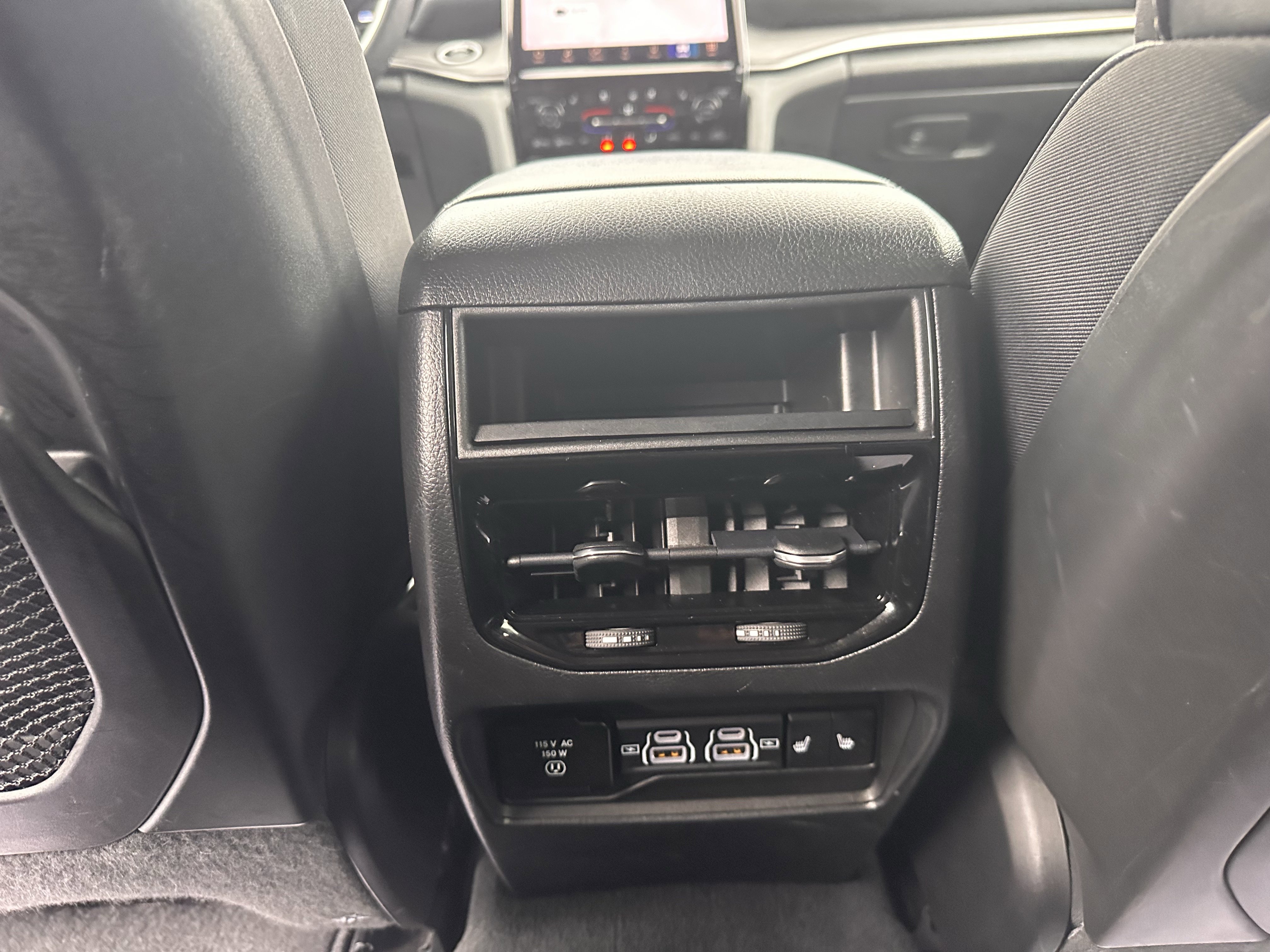 Used 2023 Jeep Grand Cherokee Limited w/ Luxury Tech Group II image 23