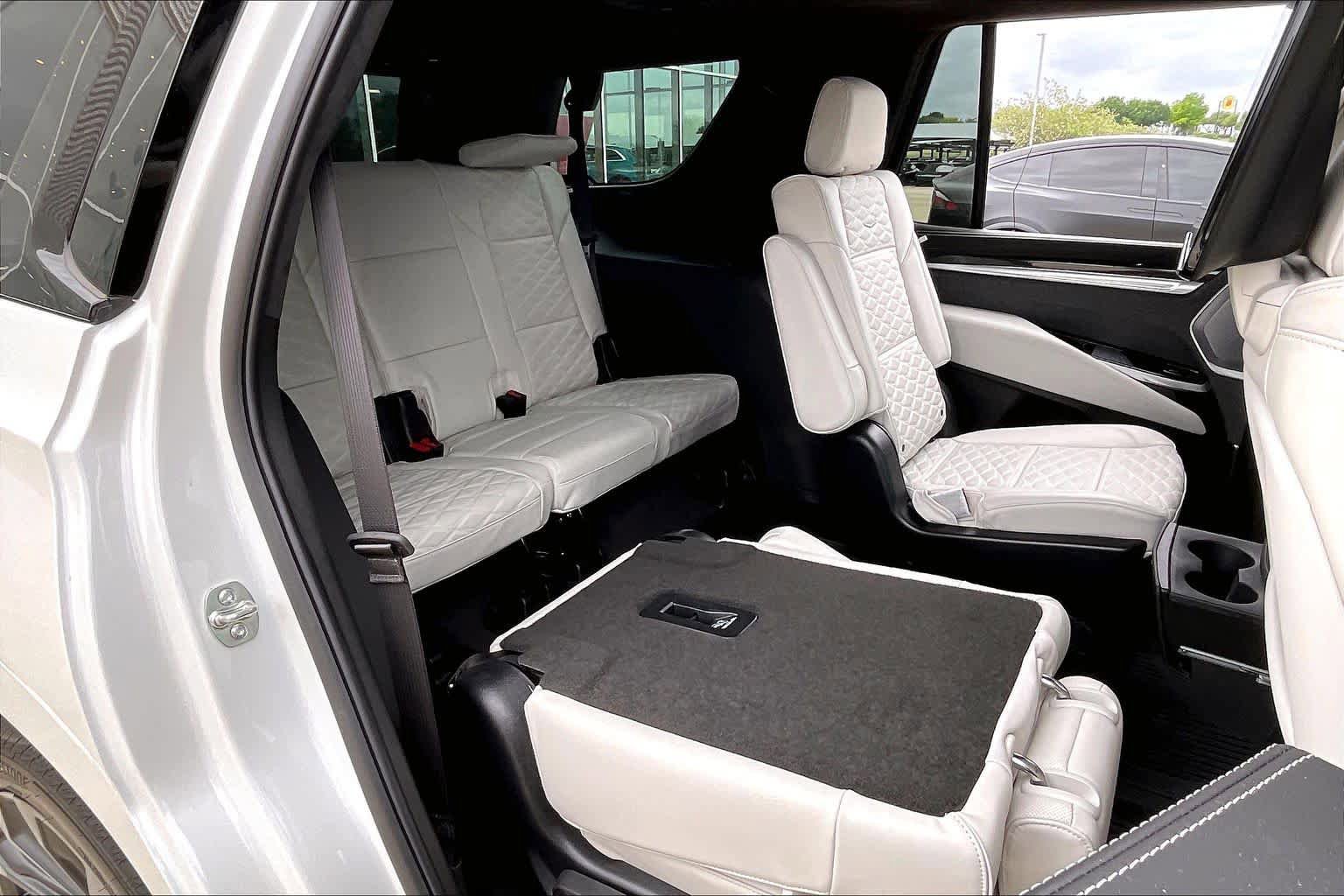 Used 2025 Cadillac Escalade V w/ LPO, Floor Liner Package AWD/4WD image 20