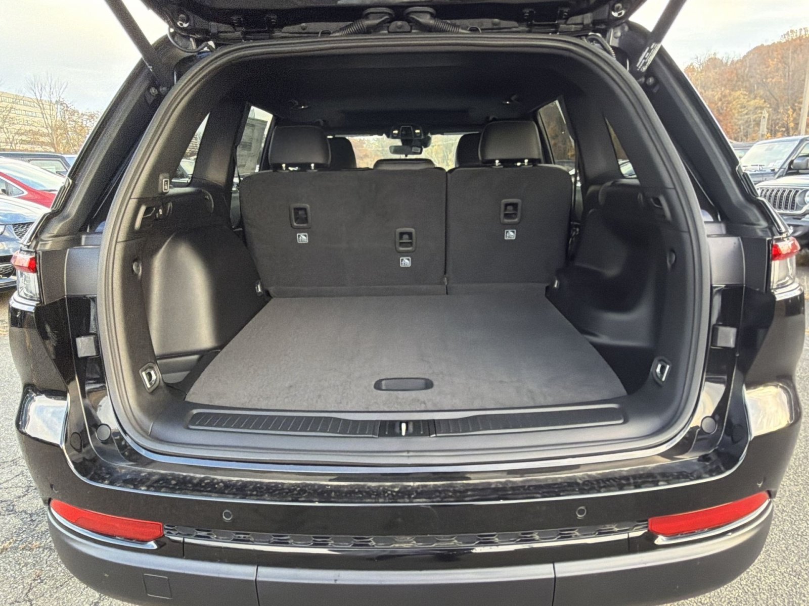 New 2025 Jeep Grand Cherokee Altitude AWD/4WD image 25