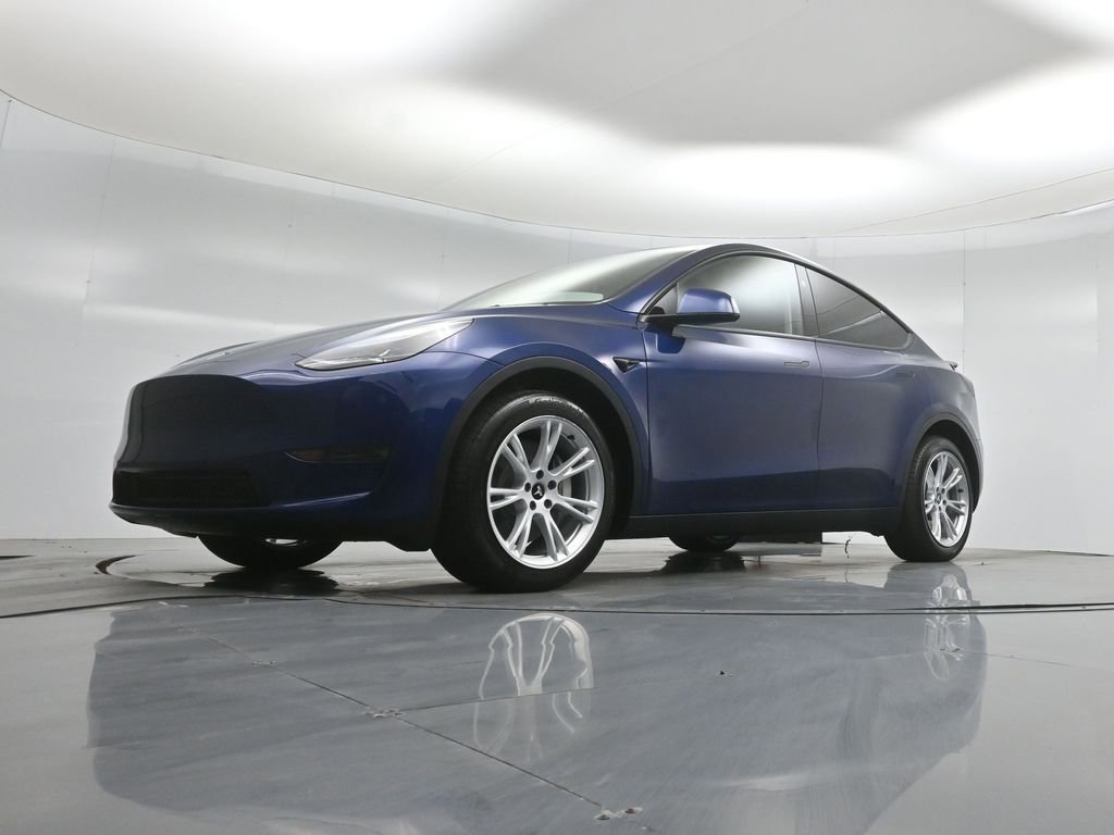 Used 2024 Tesla Model Y Long Range image 40
