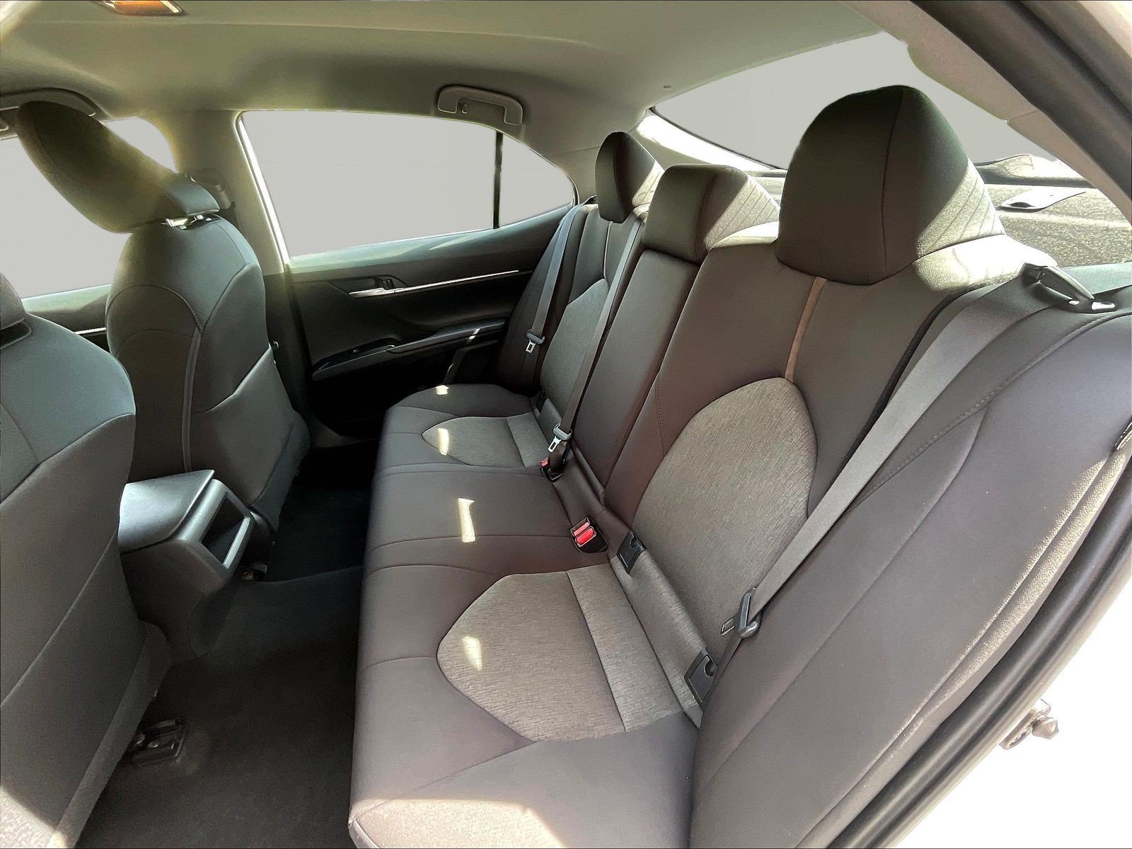 Used 2019 Toyota Camry LE FWD image 22