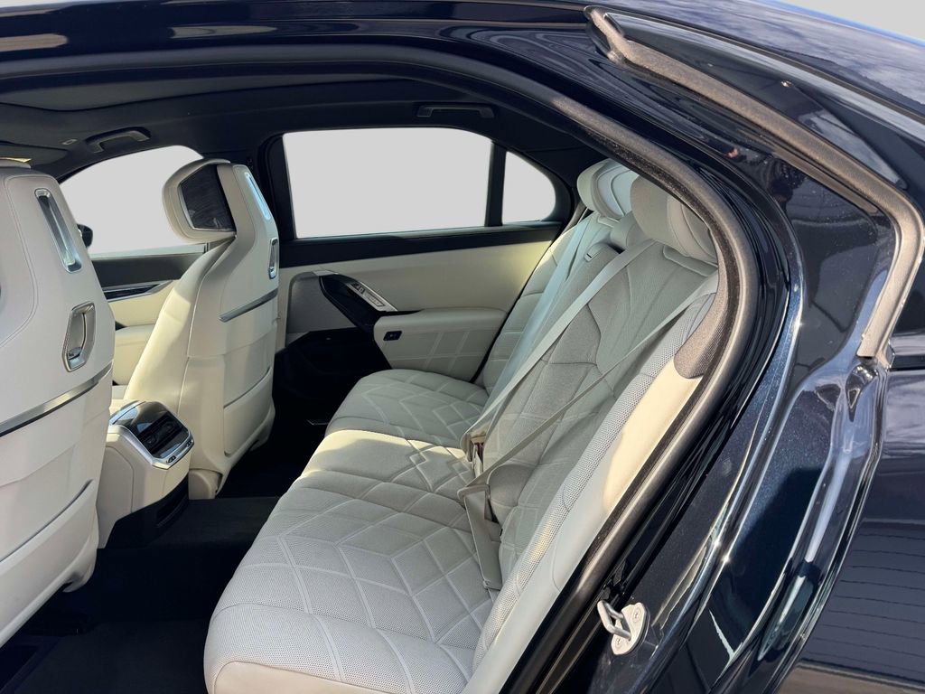 Certified 2025 BMW i7 eDrive50 w/ M Sport Package image 11