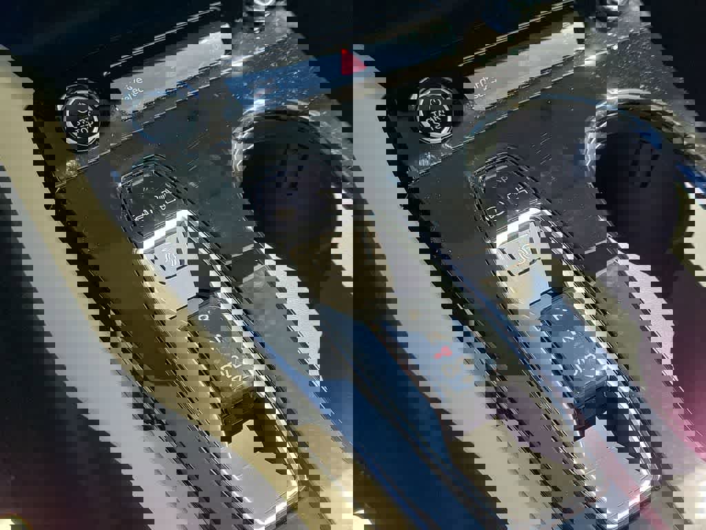 New 2025 Audi Q6 e-tron Premium Plus image 17