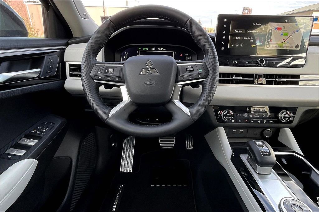 Used 2025 Mitsubishi Outlander SEL image 5