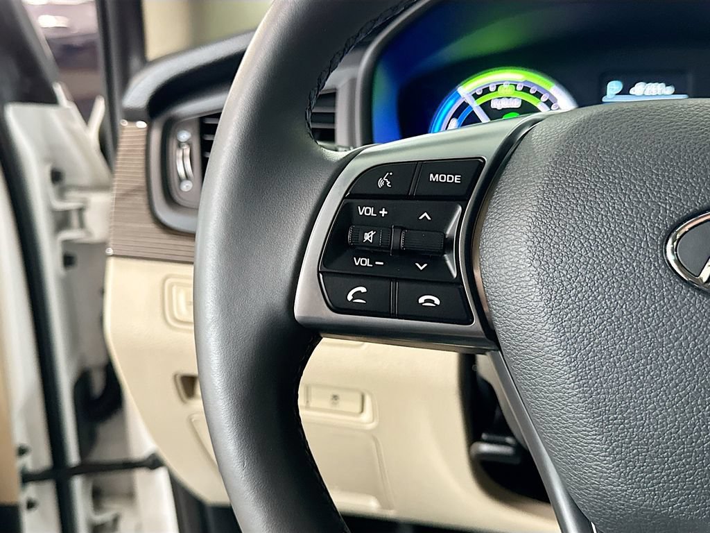 Used 2019 Hyundai Sonata Limited w/ Ultimate Package 02 FWD image 12