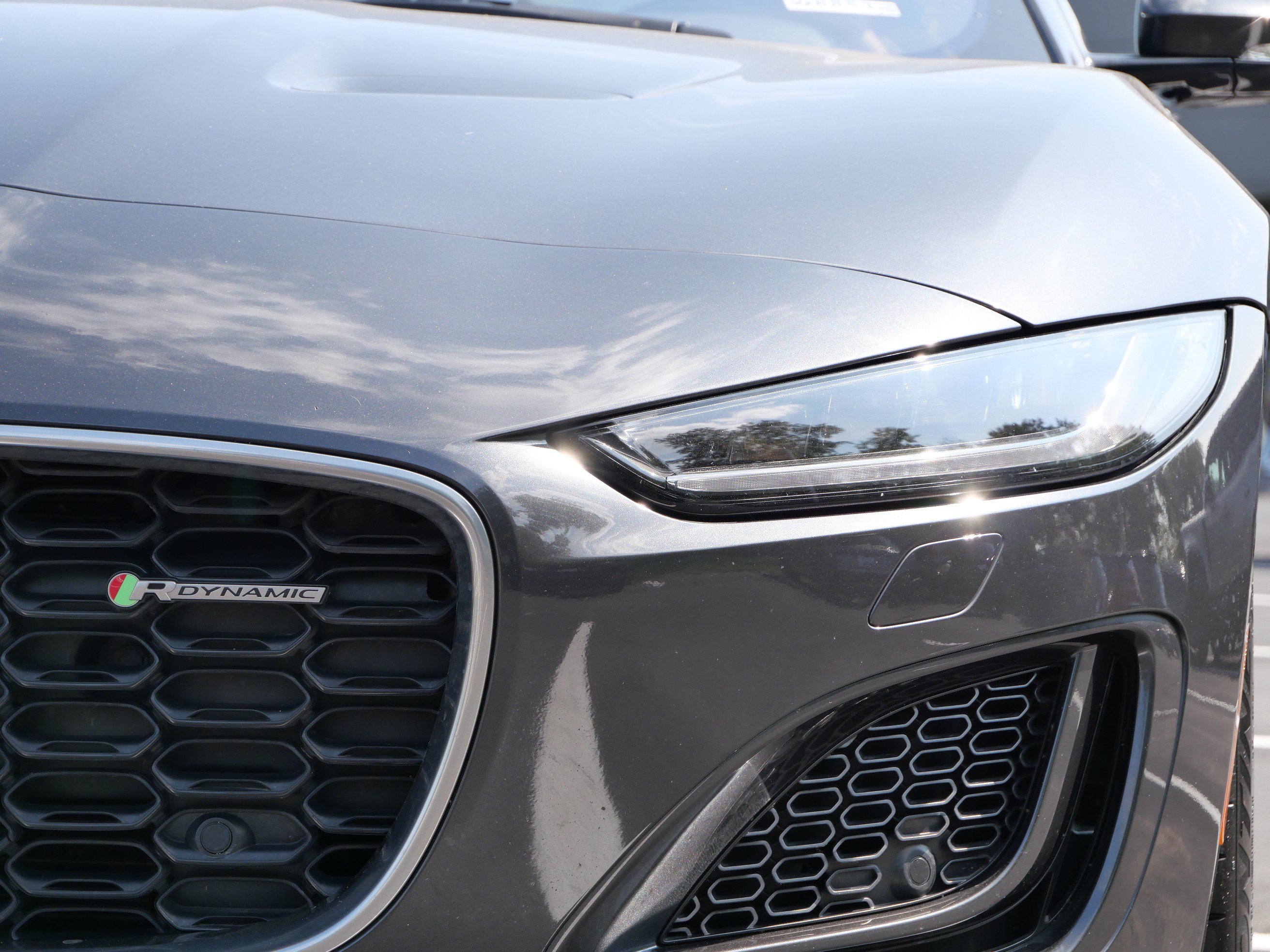 Certified 2023 Jaguar F-TYPE R-Dynamic AWD/4WD image 9