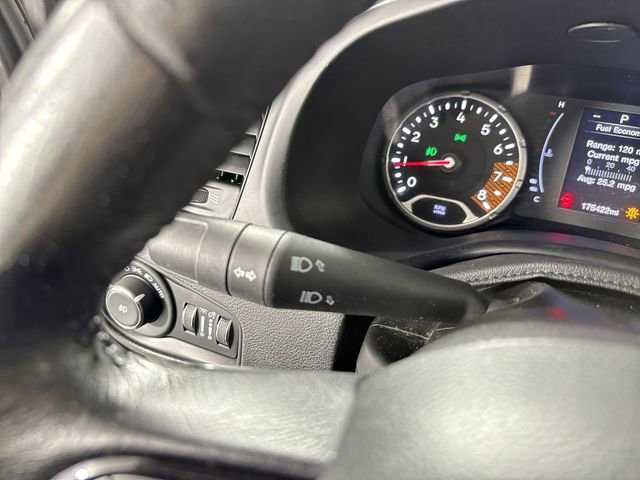 Used 2020 Jeep Renegade Altitude FWD image 14