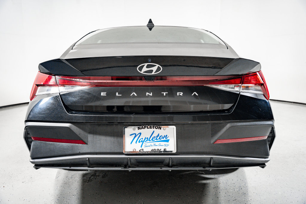 Certified 2024 Hyundai Elantra SEL FWD image 8