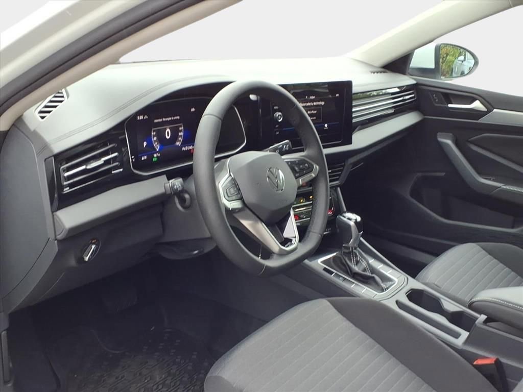 Used 2025 Volkswagen Jetta S image 10