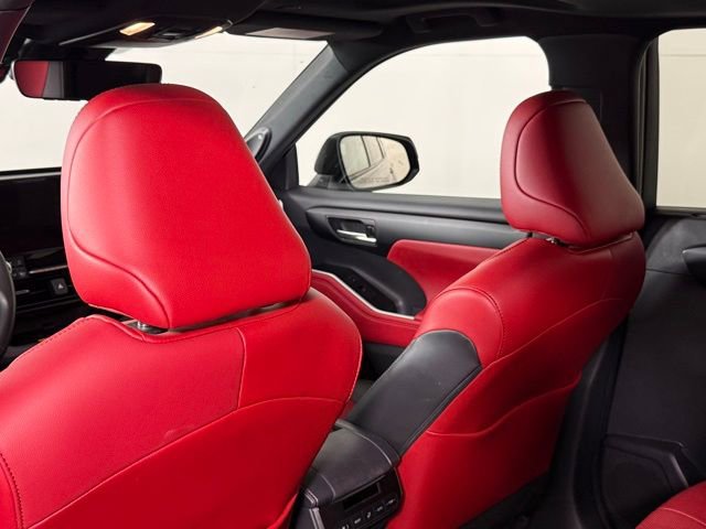 Used 2023 Toyota Highlander XSE image 22