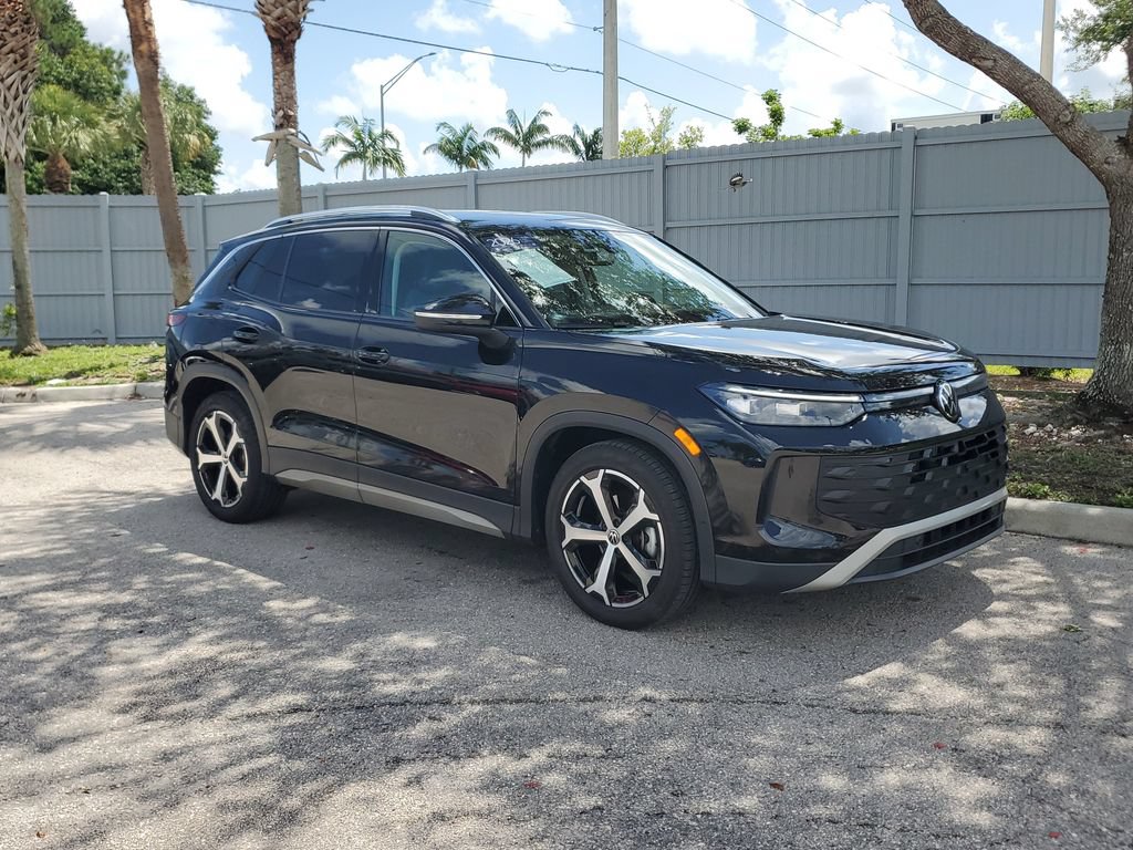 Certified 2026 Volkswagen Tiguan SE FWD image 2