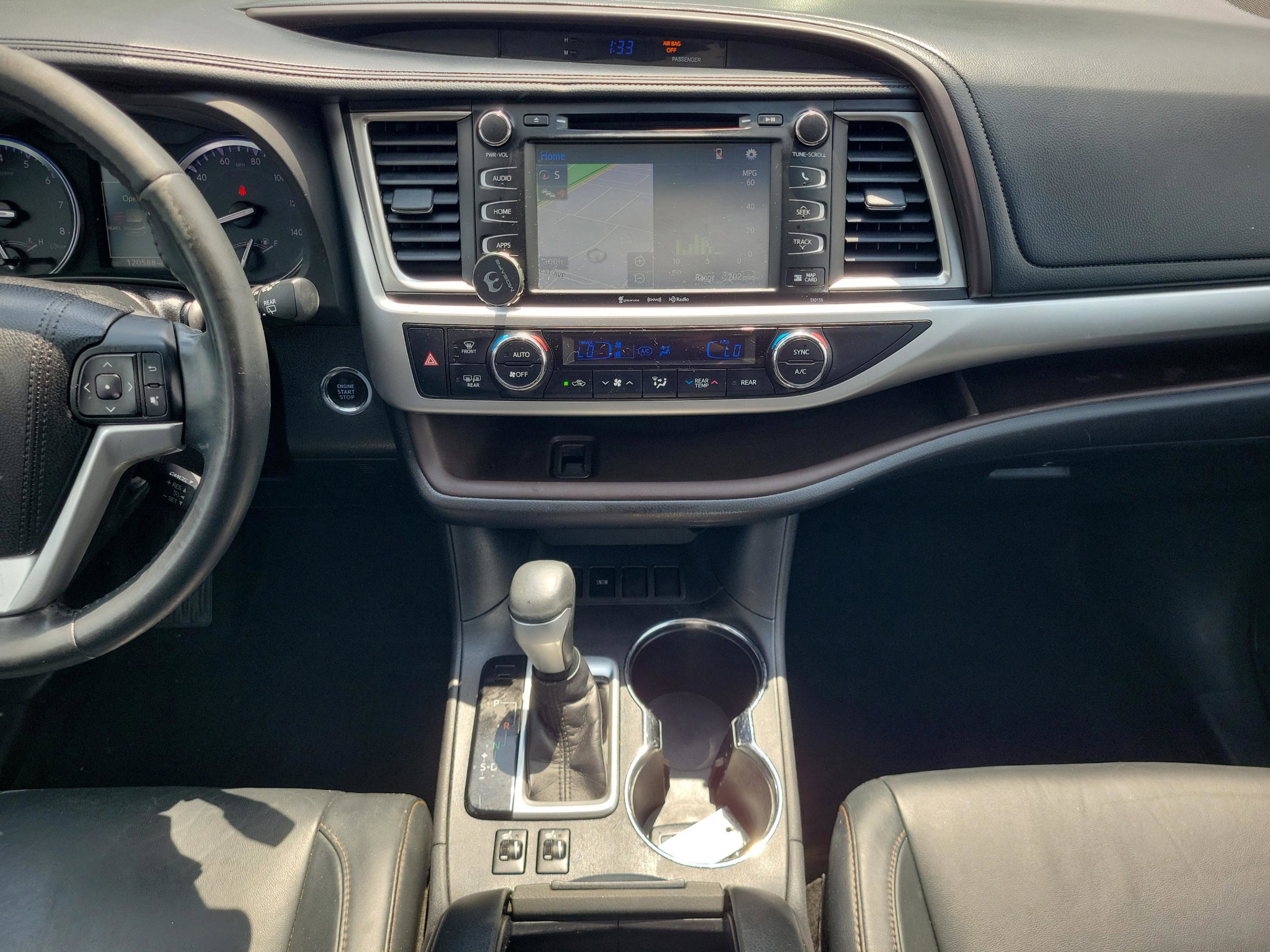 Used 2016 Toyota Highlander XLE image 20