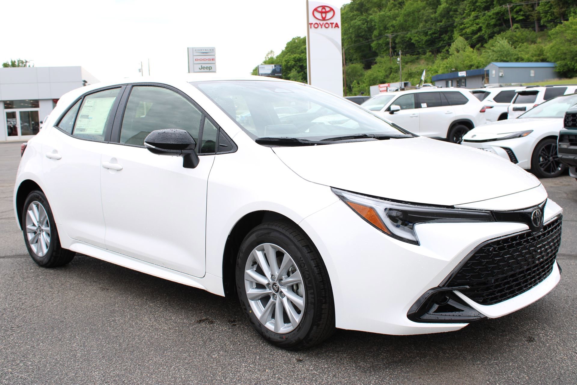 New 2026 Toyota Corolla SE FWD image 4