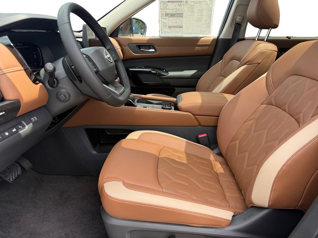 New 2026 Nissan Pathfinder Platinum w/ Accent Package AWD/4WD image 9