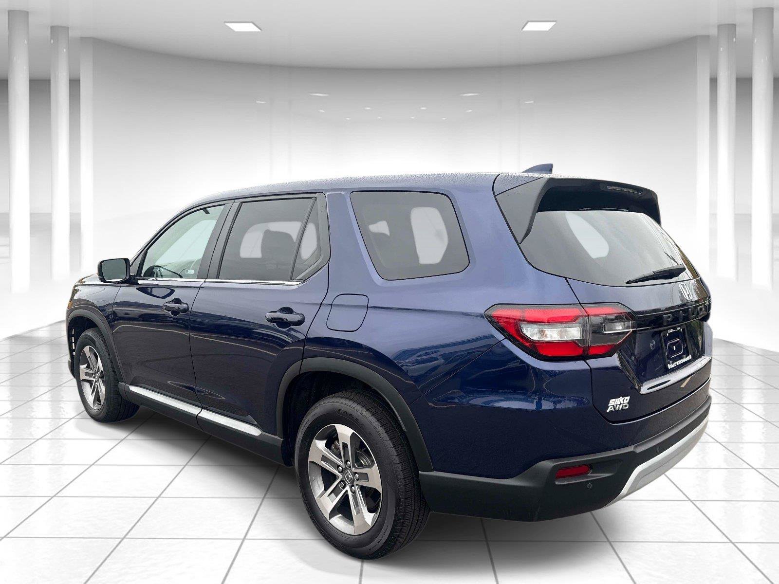 Used 2025 Honda Pilot EX-L image 8