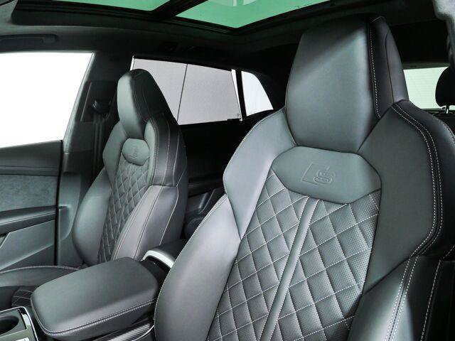 New 2026 Audi SQ8 Prestige AWD/4WD image 5