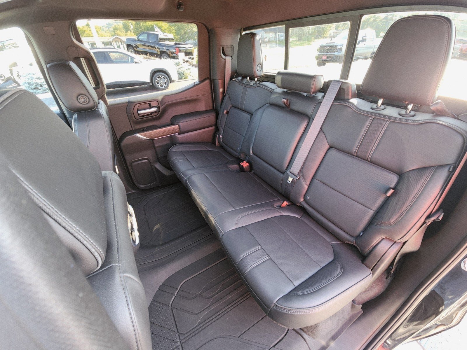 Used 2021 Chevrolet Silverado 1500 High Country w/ Technology Package AWD/4WD image 25