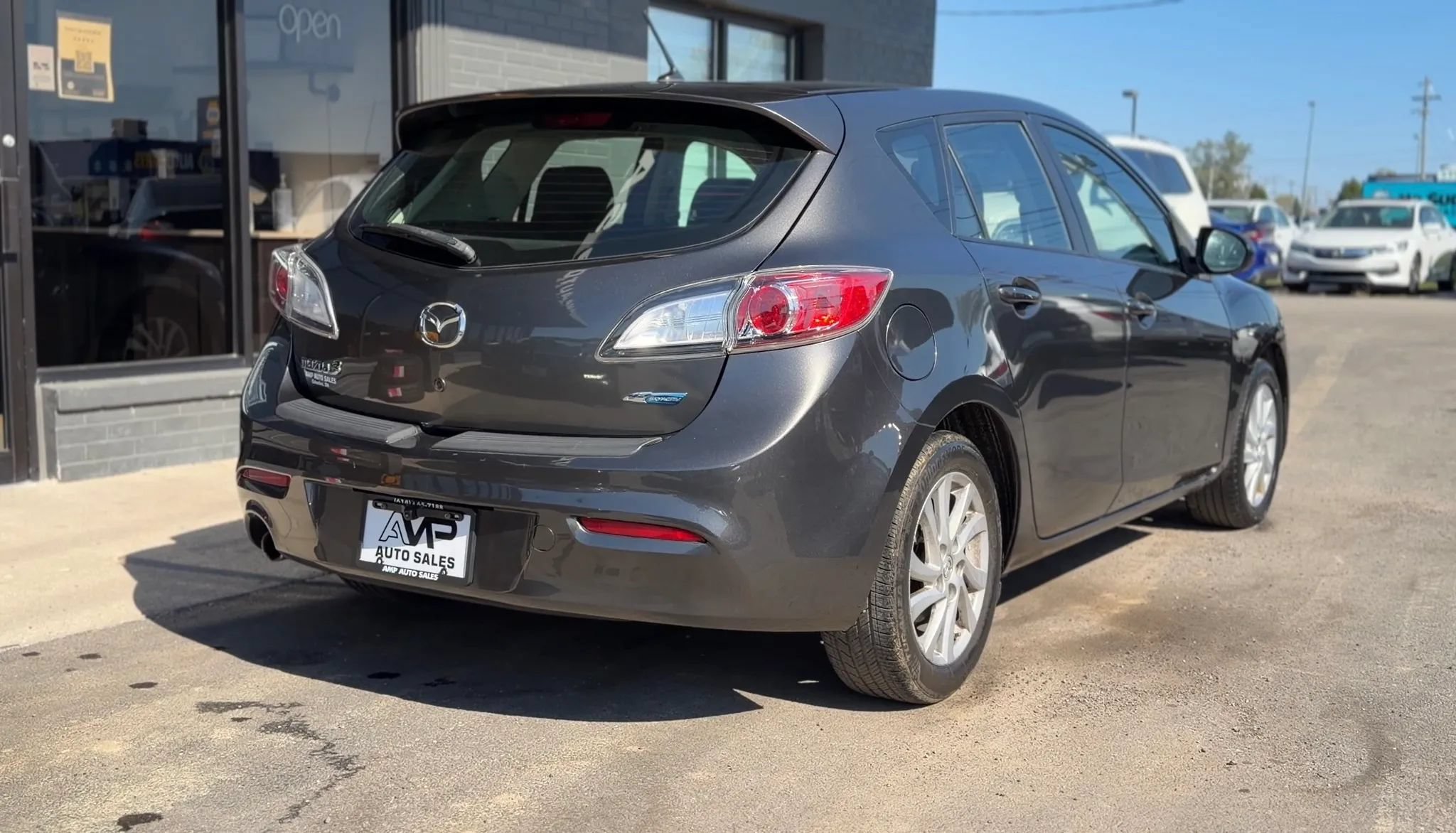 Used 2012 MAZDA MAZDA3 i Touring FWD image 2