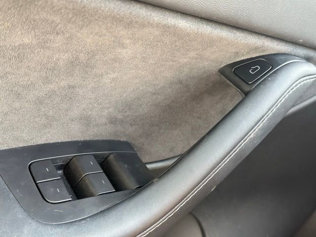 Used 2021 Tesla Model Y Long Range AWD/4WD image 18