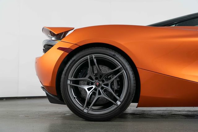 Used 2018 McLaren 720S RWD image 10