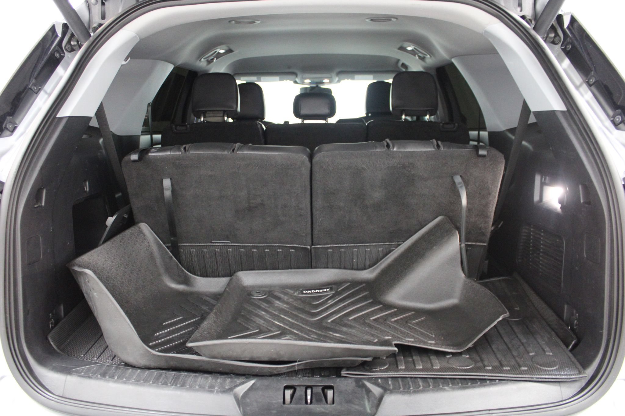 Used 2022 Ford Explorer XLT w/ Equipment Group 202A AWD/4WD image 19