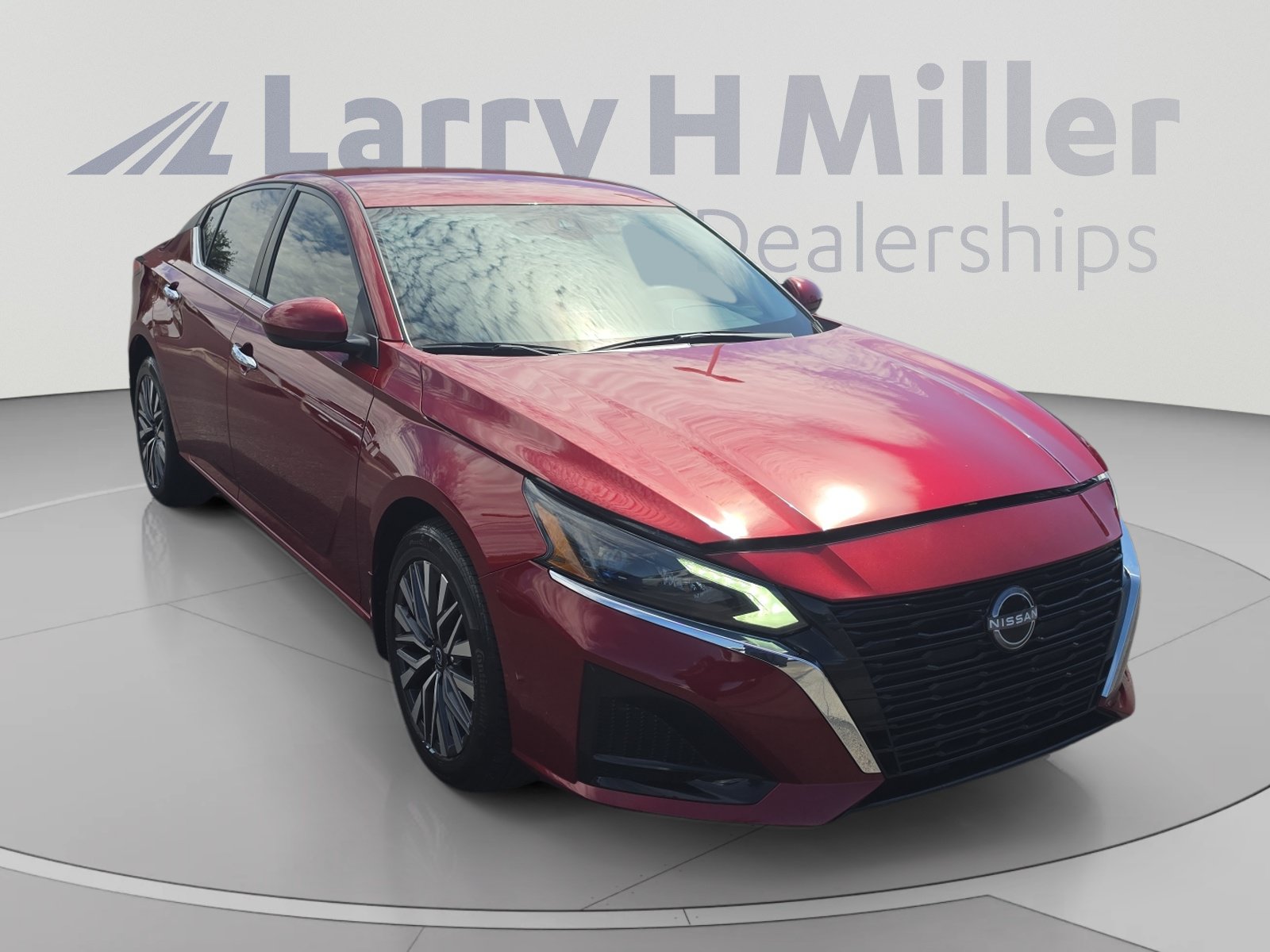 Used 2023 Nissan Altima 2.5 SV AWD/4WD image 7