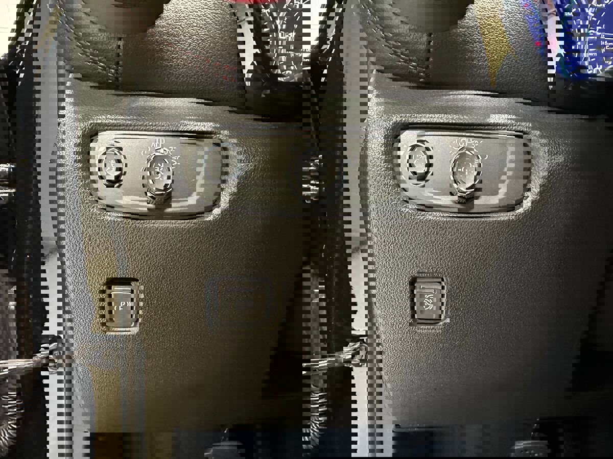 Used 2022 Chevrolet Blazer RS image 32