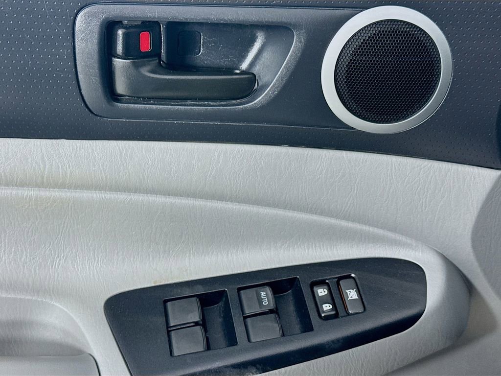 Used 2014 Toyota Tacoma PreRunner w/ SR5 Package image 22